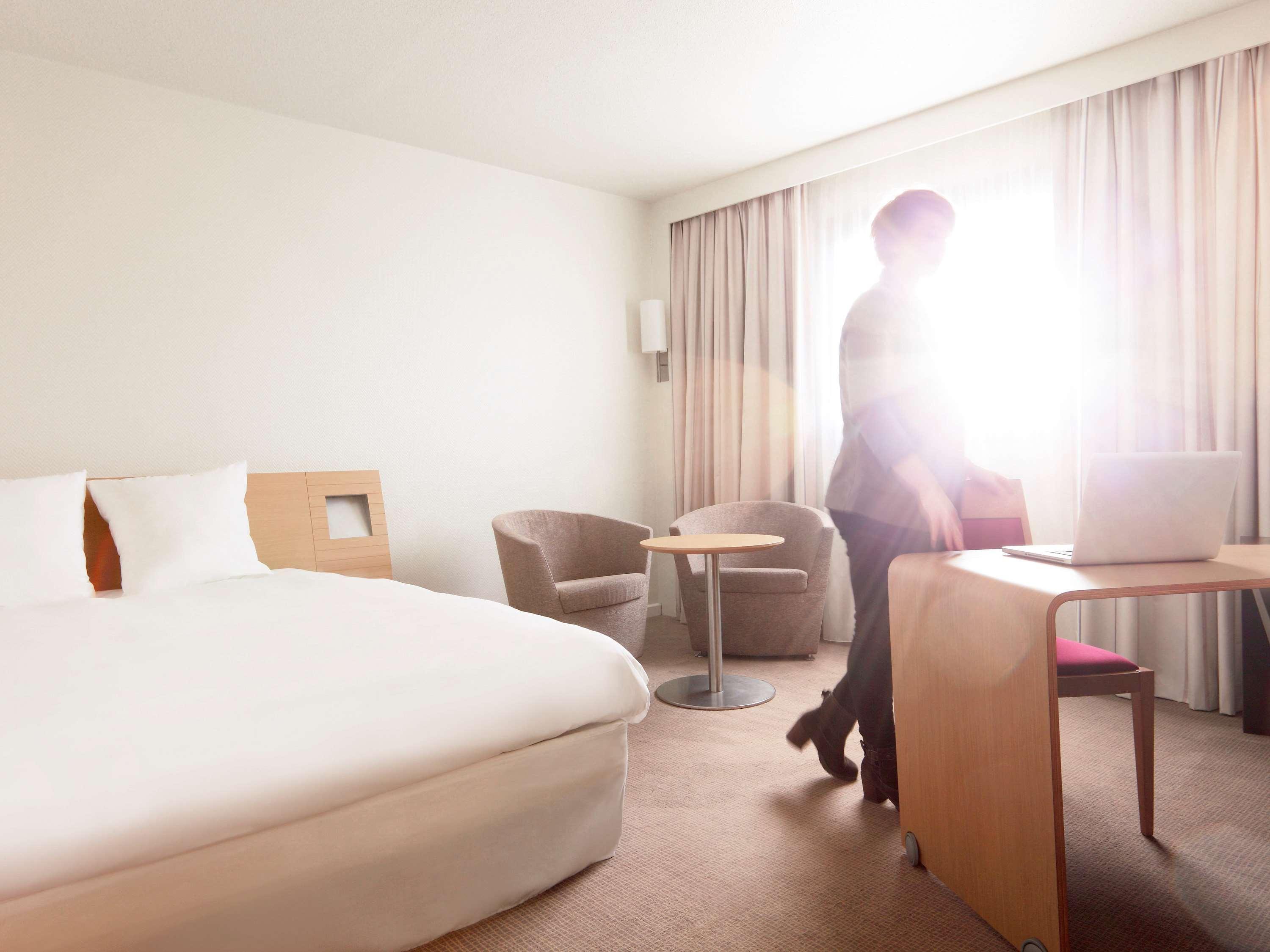 Novotel Atria Nimes Centre Екстериор снимка