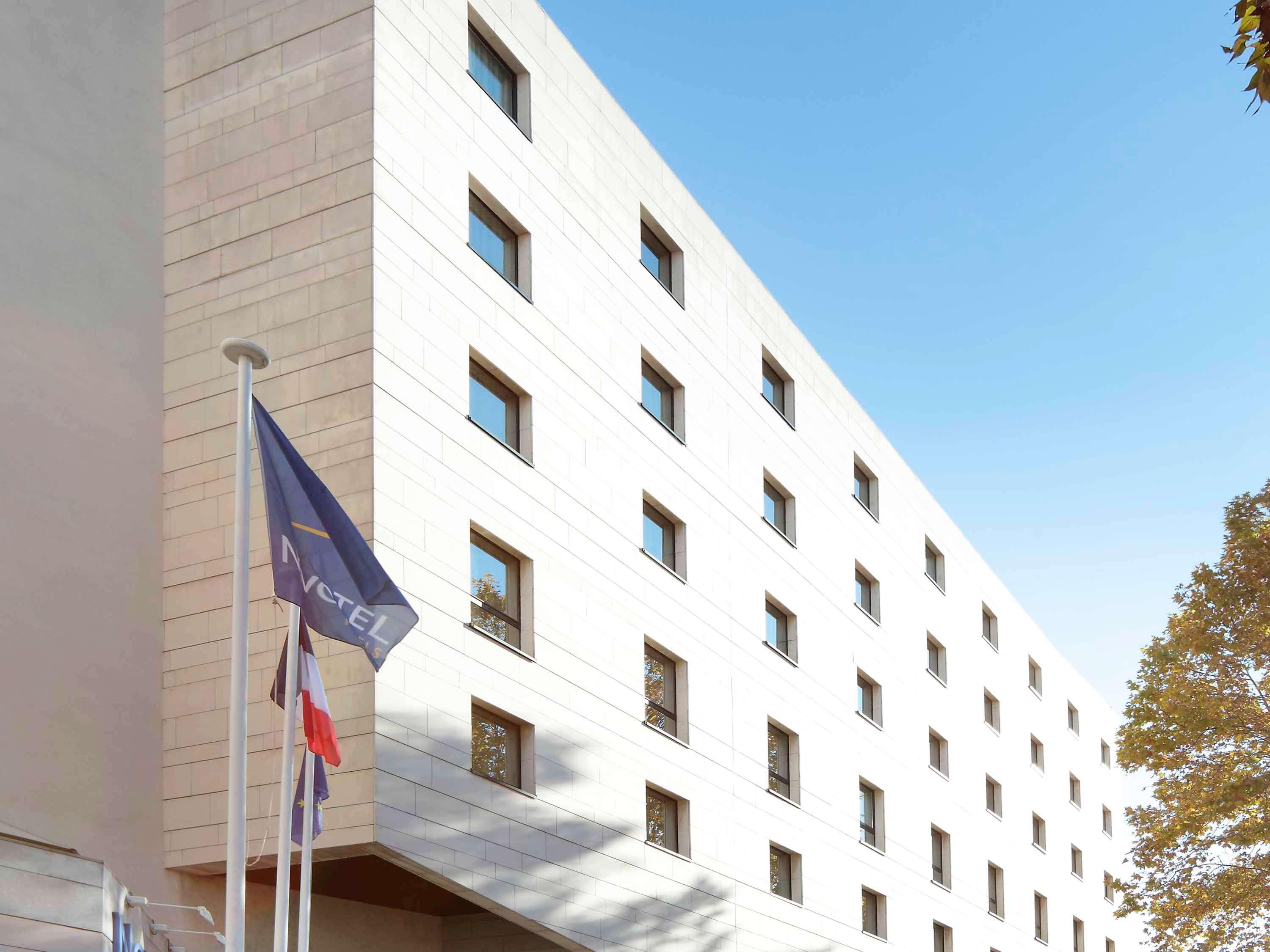 Novotel Atria Nimes Centre Екстериор снимка