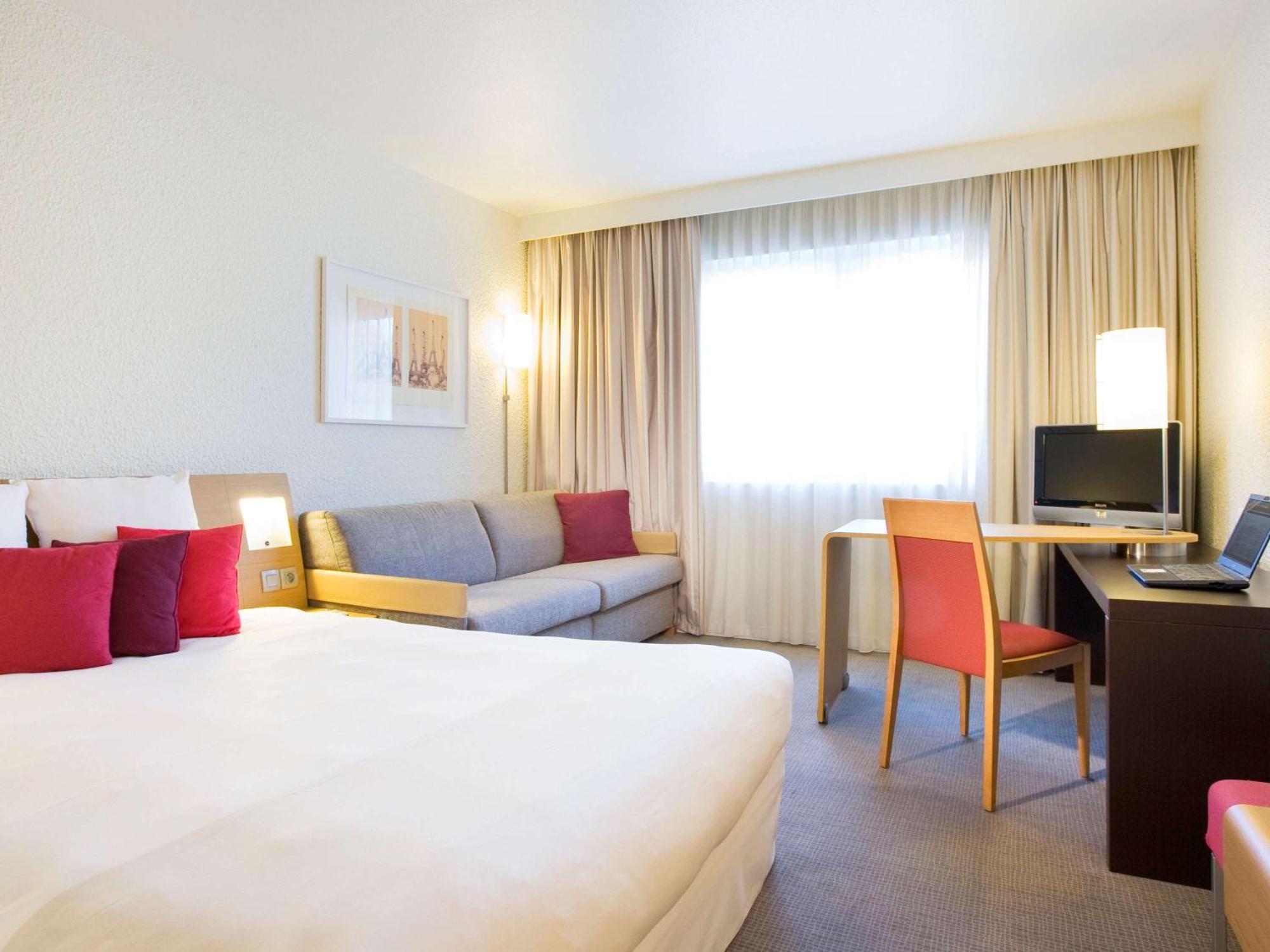 Novotel Atria Nimes Centre Екстериор снимка