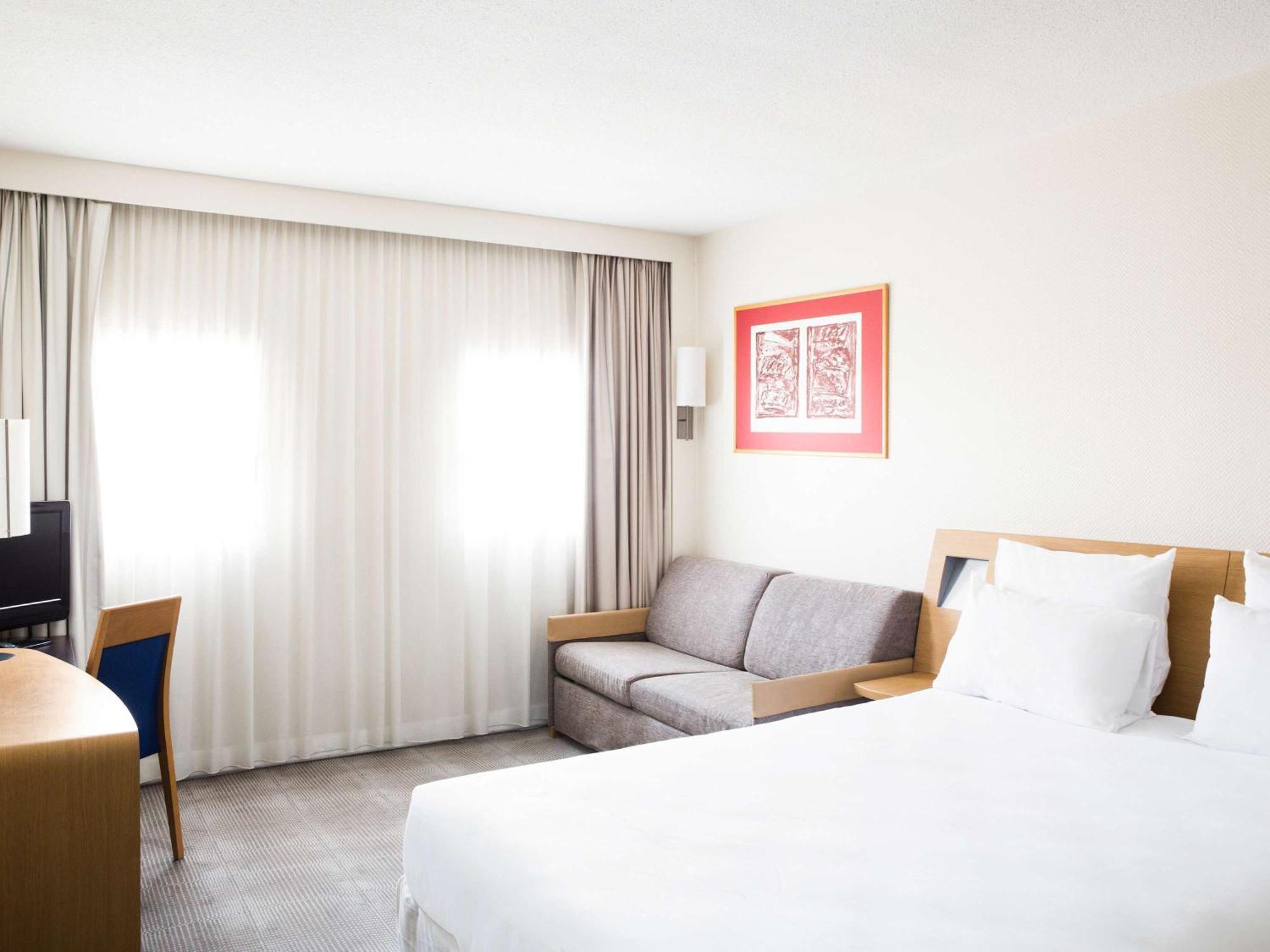Novotel Atria Nimes Centre Екстериор снимка