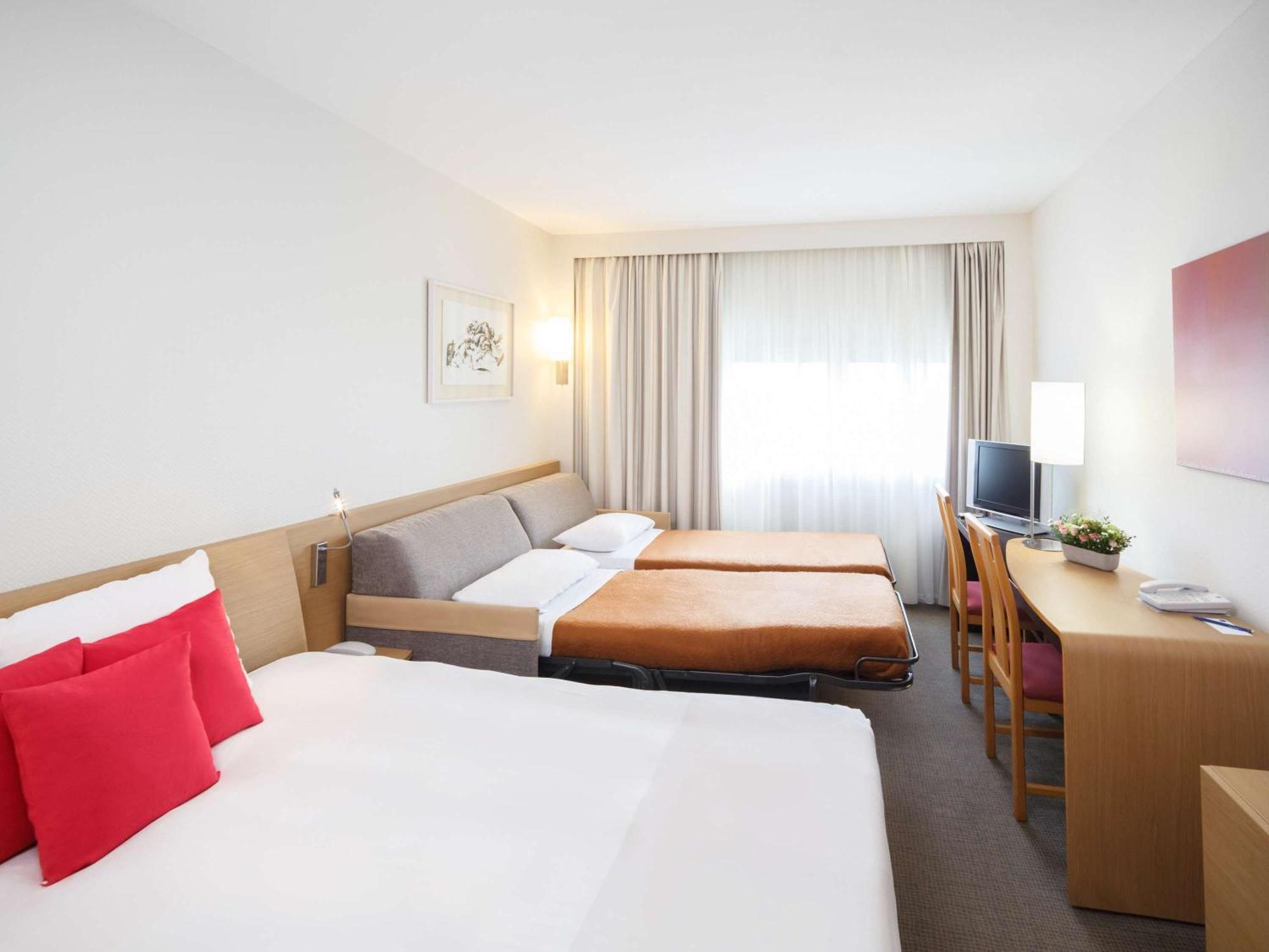 Novotel Atria Nimes Centre Екстериор снимка